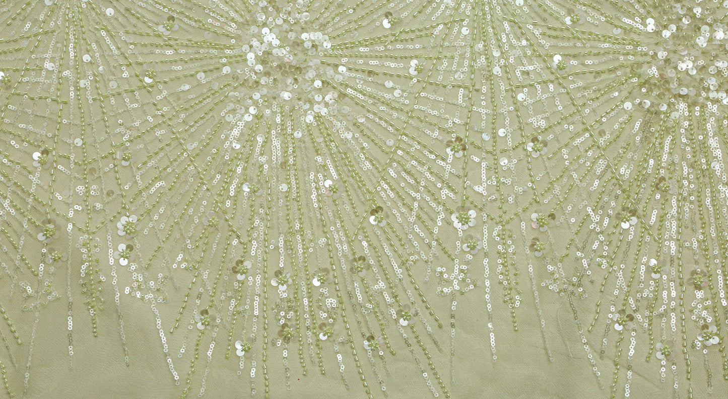 Tulle blanc avec paillettes et bords de 1/2"