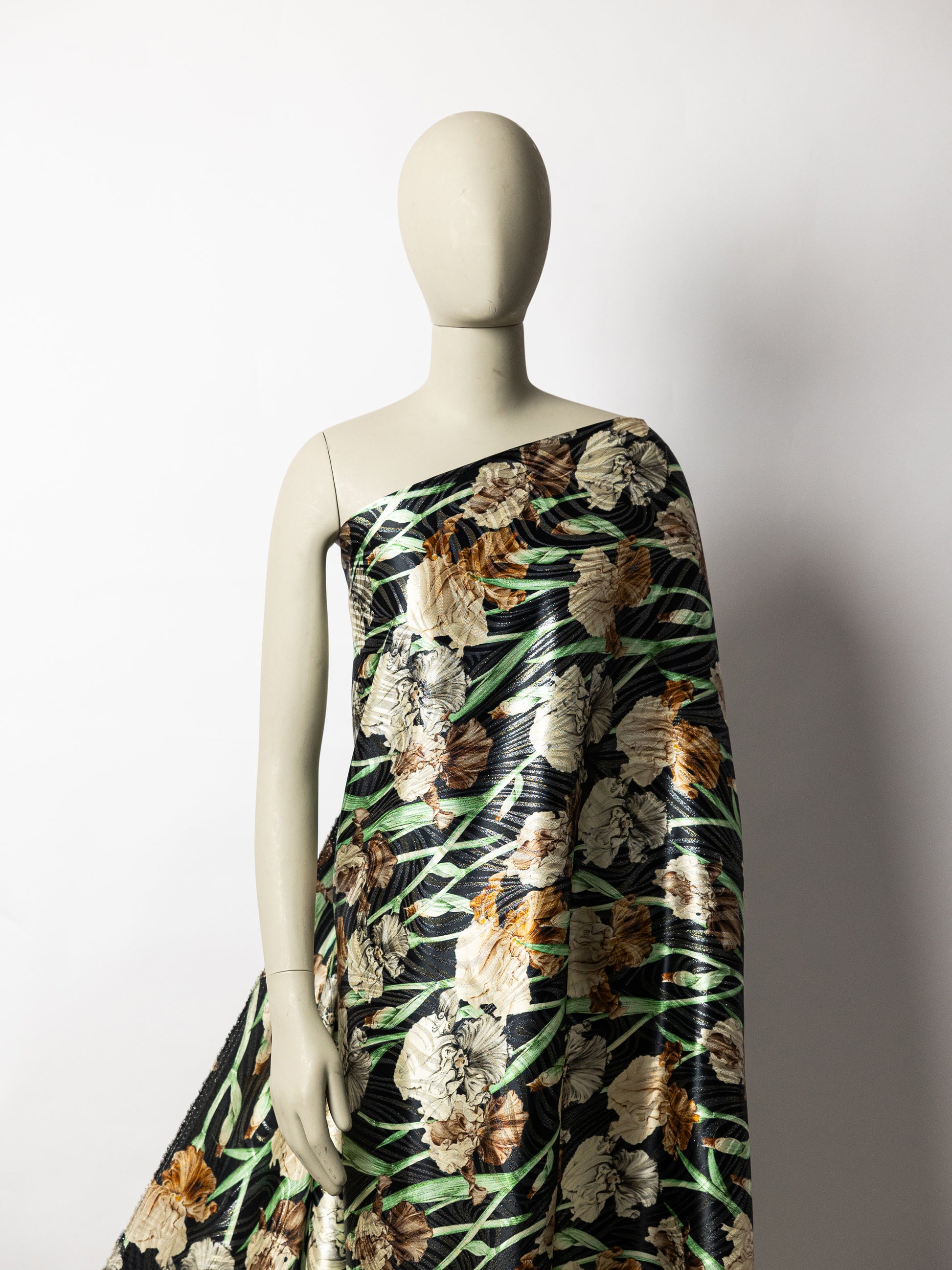 Jacquard Pure Silk With Gold &amp; Silver Lurex
