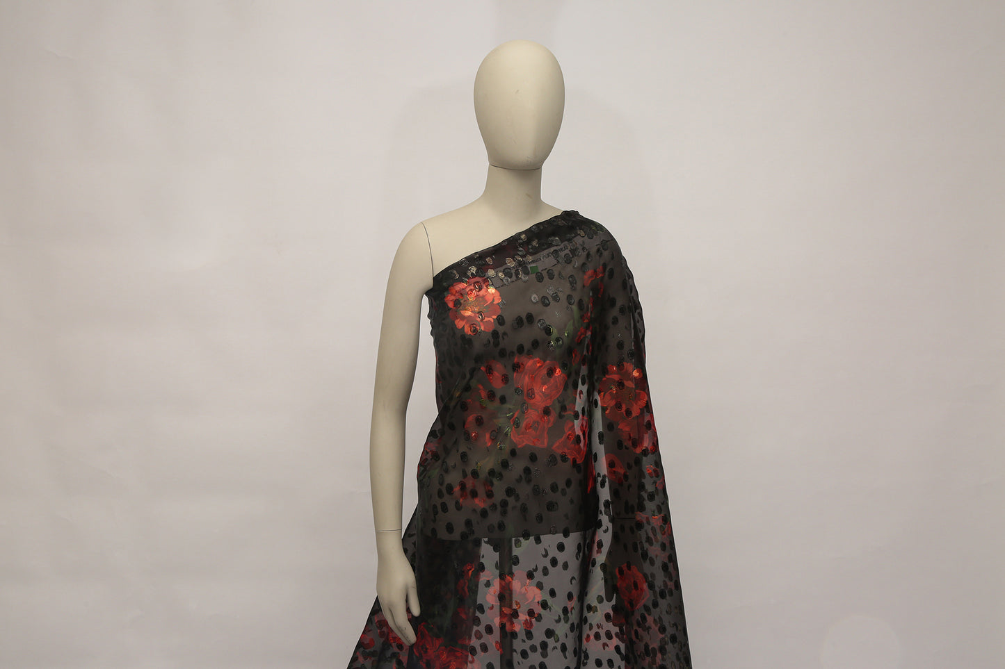 Natural Silk Organza Jacquard With Polka Dots And Floral Patterns In Black With Semi-Lustrous Lurex